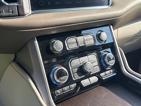 Used 2024 GMC Yukon Denali w/ Denali Reserve Package AWD/4WD image 19