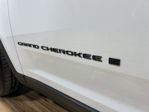 Certified 2021 Jeep Grand Cherokee L Laredo image 30