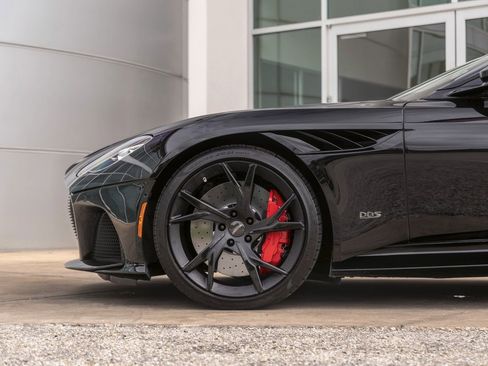 Used 2019 Aston Martin DBS Superleggera image 30