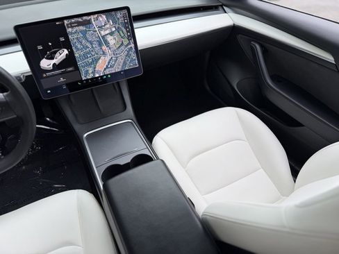 Used 2022 Tesla Model 3 Long Range image 42