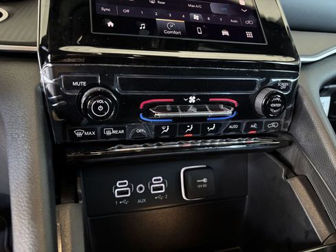 New 2025 Jeep Grand Cherokee Laredo X image 14