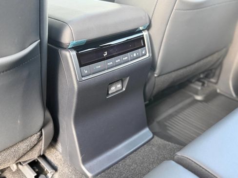 Used 2024 Lexus GX 550 image 39