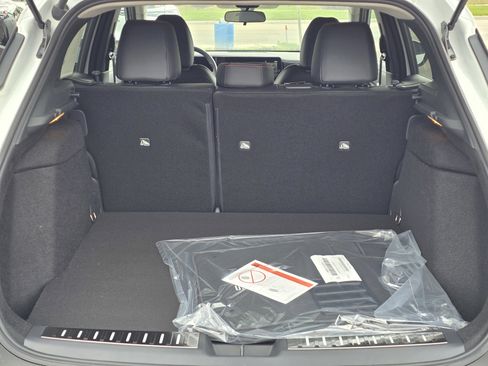 Used 2025 Nissan Kicks SR w/ Illumination Package AWD/4WD image 8