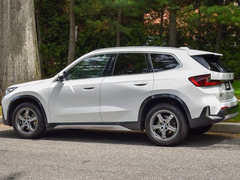 Used 2025 BMW X1 xDrive28i AWD/4WD image 6