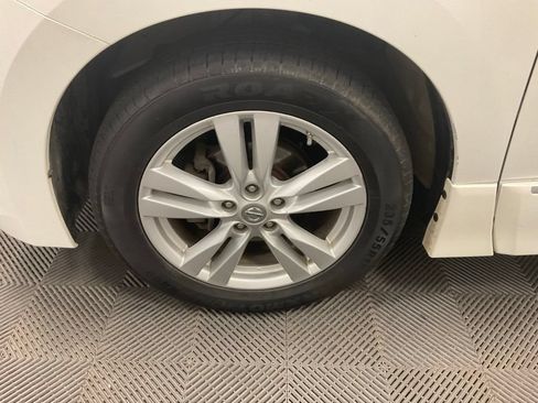 Used 2013 Nissan Quest SL FWD image 12