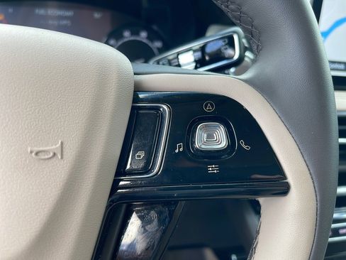 Used 2022 Lincoln Corsair Standard w/ Equipment Group 101A image 26