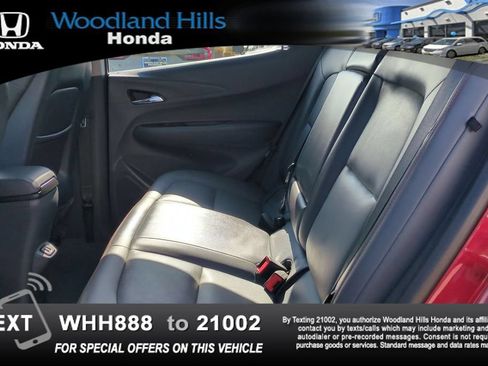 Used 2020 Chevrolet Bolt Premier w/ Infotainment Package FWD image 20