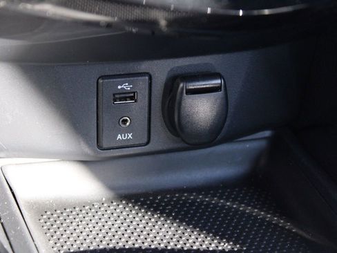 Used 2015 Nissan Rogue S image 33