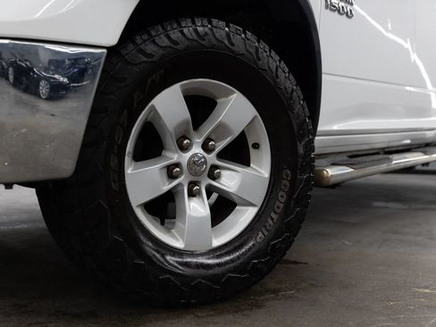Used 2017 RAM 1500 Classic SLT RWD image 3