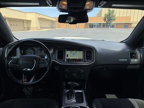 Used 2019 Dodge Charger Scat Pack w/ Technology Group RWD image 15