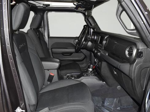 Used 2021 Jeep Wrangler Unlimited Sahara AWD/4WD image 30