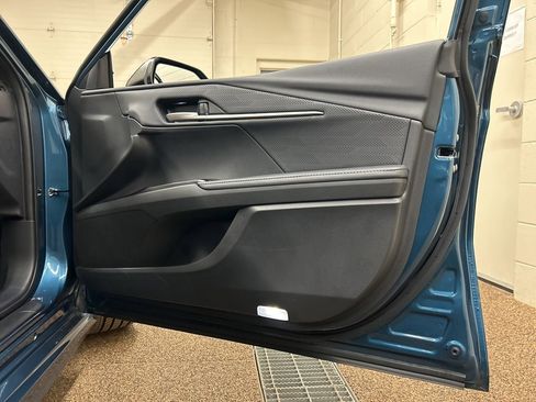 Used 2025 Toyota Camry XSE image 15