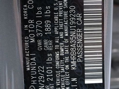 Used 2022 Hyundai Venue SE FWD image 9