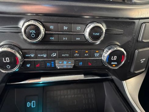 Used 2021 Ford F150 Platinum w/ FX4 Off-Road Package AWD/4WD image 18