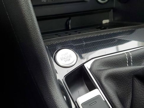 New 2026 Volkswagen Taos SEL image 31