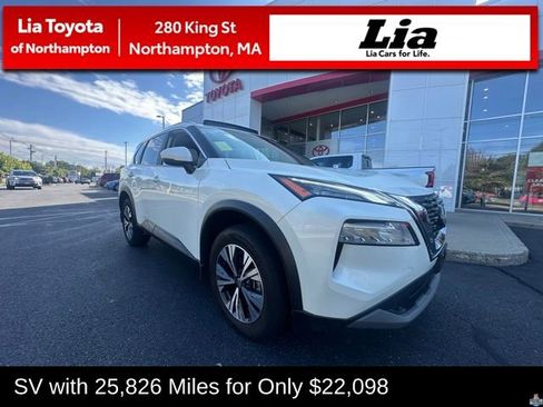 Used 2022 Nissan Rogue SV w/ SV Premium Package image 1