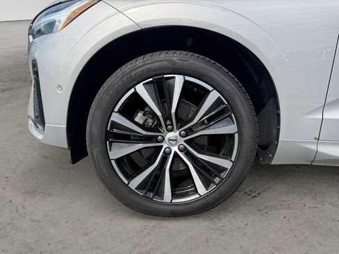 Certified 2024 Volvo XC60 B5 Plus w/ Climate Package AWD/4WD image 9