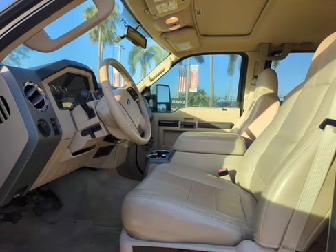 Used 2010 Ford F350 Lariat image 10