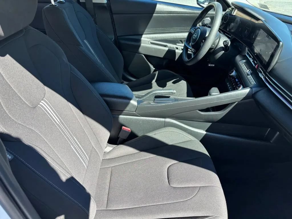 Used 2024 Hyundai Elantra SEL FWD image 17