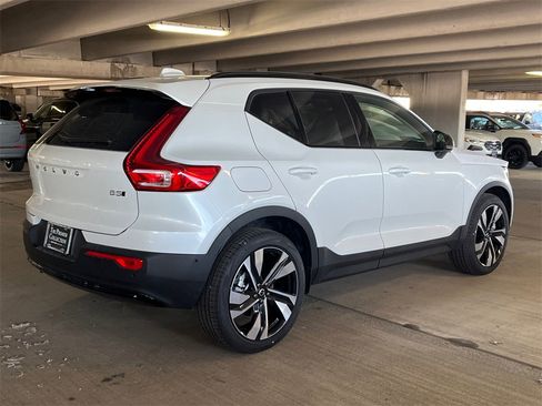 New 2026 Volvo XC40 B5 Ultra w/ Protection Package Premier image 2