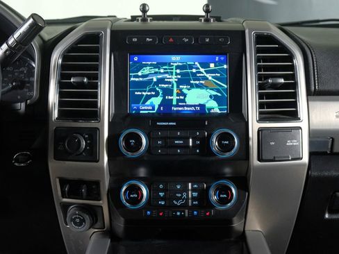 Used 2021 Ford F250 Platinum w/ FX4 Off-Road Package image 24