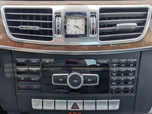 Used 2014 Mercedes-Benz E 350 Sedan image 3