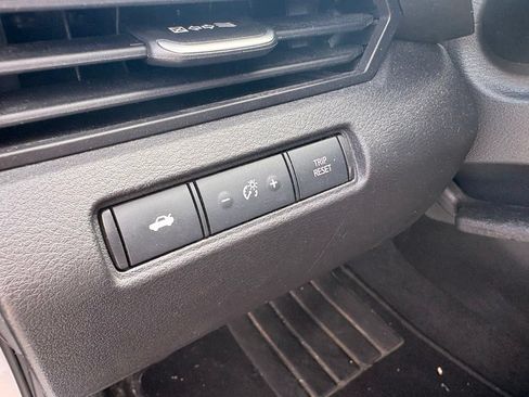 Used 2024 Nissan Altima 2.5 SV FWD image 12