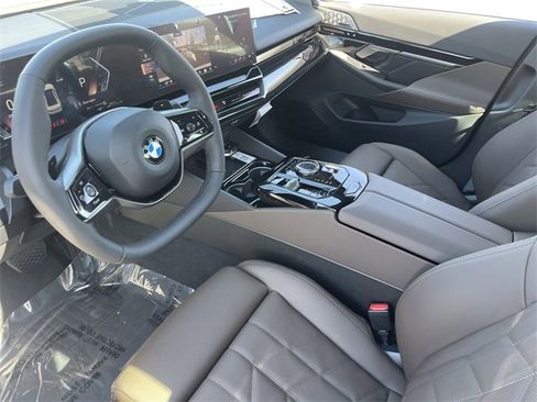 New 2025 BMW 530i image 19