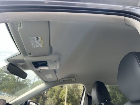 New 2026 Volkswagen Tiguan SE image 22