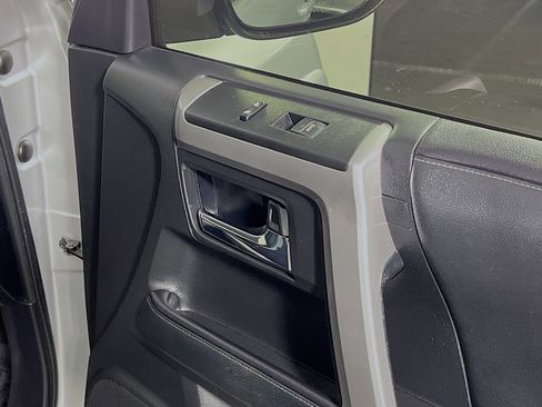 Used 2020 Toyota 4Runner SR5 image 32