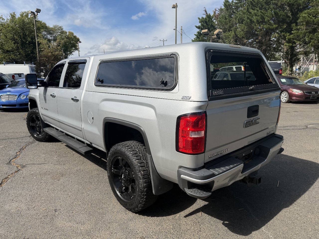 Used 2018 GMC Sierra 2500 Denali w/ Duramax Plus Package AWD/4WD image 5
