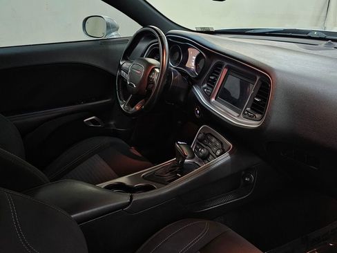 Used 2020 Dodge Challenger SXT w/ Driver Convenience Group image 10