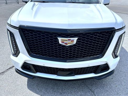 Certified 2025 Cadillac Escalade V w/ LPO, Floor Liner Package AWD/4WD image 9