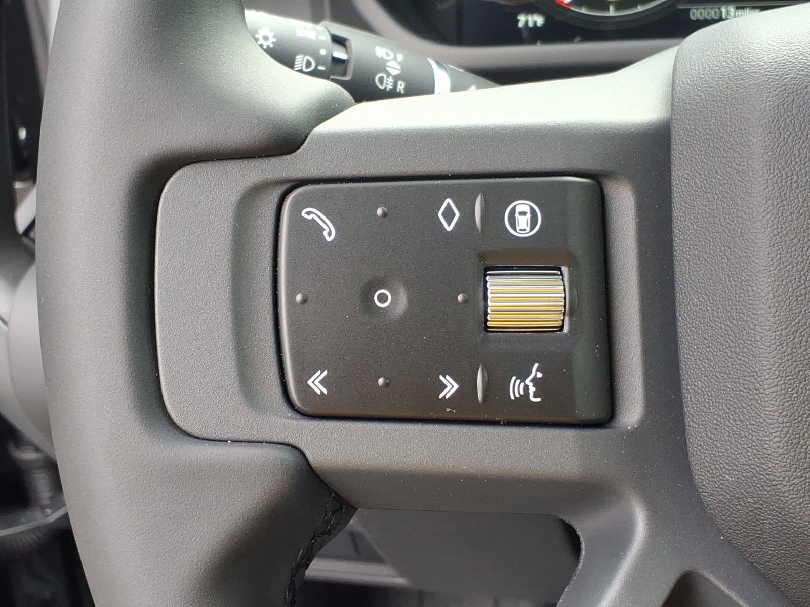 New 2026 Land Rover Defender 110 X-Dynamic SE AWD/4WD image 16