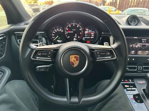 Used 2022 Porsche Macan image 12