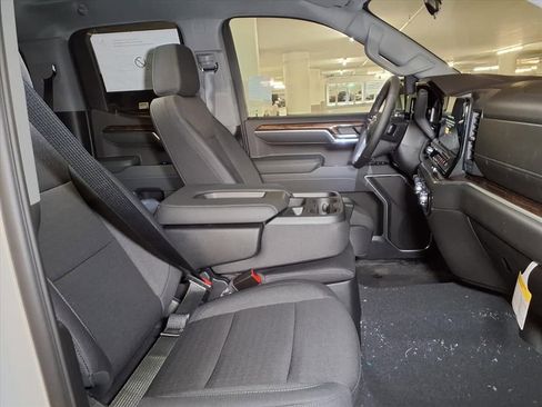 New 2026 GMC Sierra 1500 SLE w/ X31 Off-Road Package AWD/4WD image 6