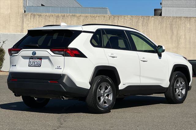 Certified 2023 Toyota RAV4 LE AWD/4WD image 2