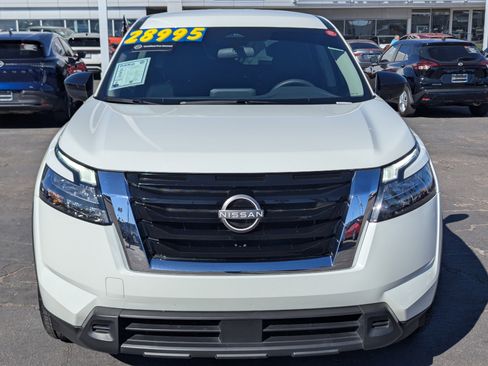 Certified 2023 Nissan Pathfinder S image 6