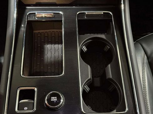 Certified 2025 Lincoln Aviator AWD image 12