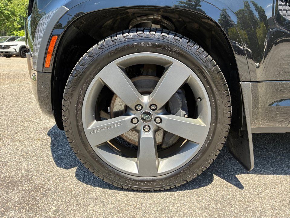Certified 2024 Land Rover Defender 130 Outbound AWD/4WD image 27