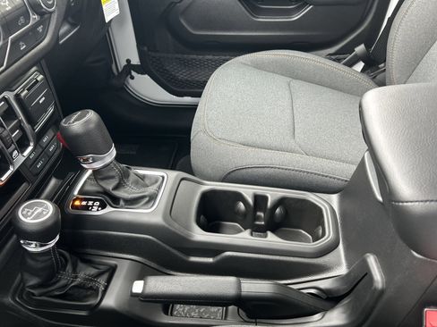 New 2026 Jeep Gladiator Sport AWD/4WD image 20