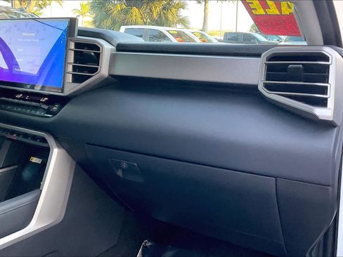 Used 2022 Toyota Tundra Limited image 15