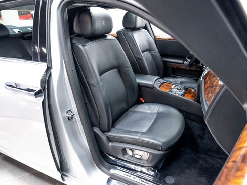 Used 2012 Rolls-Royce Ghost RWD image 26
