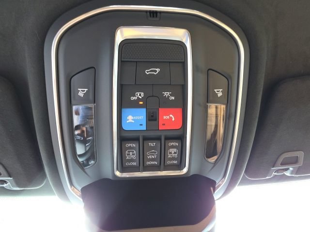 Used 2025 Jeep Grand Cherokee L Summit AWD/4WD image 27