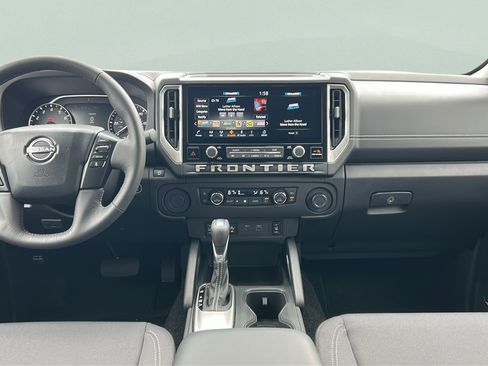 Used 2025 Nissan Frontier SV w/ SV Convenience Package RWD image 17