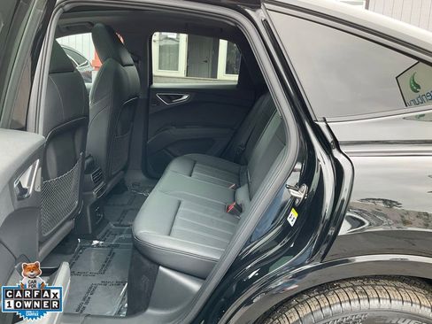 Used 2023 Audi Q4 e-tron Prestige image 8