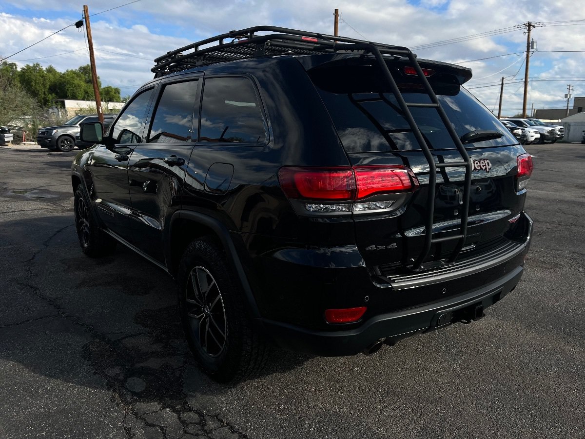Used 2017 Jeep Grand Cherokee Trailhawk w/ Trailhawk Luxury Group AWD/4WD image 7