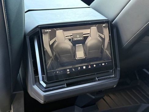 Used 2024 Tesla Cybertruck AWD Crew Cab image 25