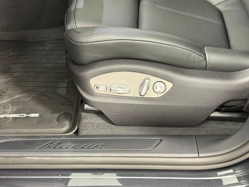 Certified 2026 Porsche Macan AWD/4WD image 15