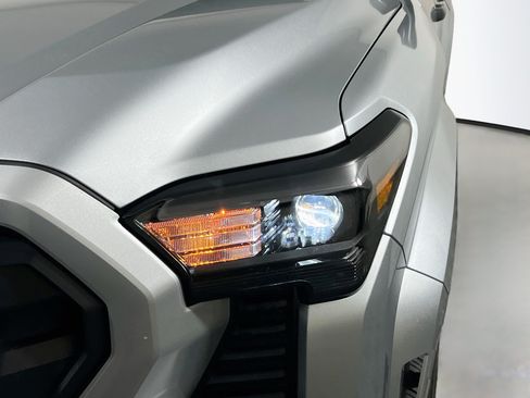 Used 2024 Toyota Tacoma SR AWD/4WD image 11